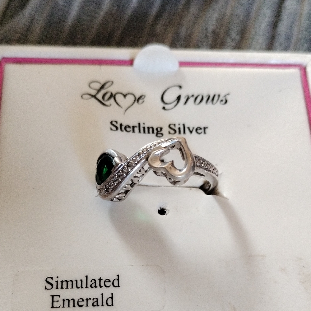 Sterling Silver Simulated Emerald Ring - image 5